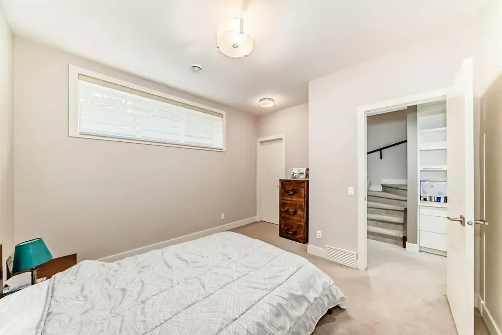 924 3 Avenue NW, #2