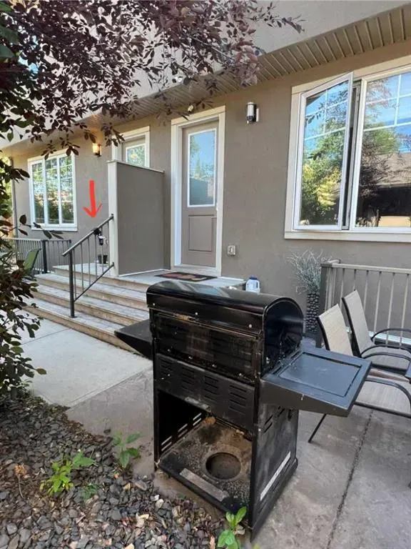 924 3 Avenue NW, #2