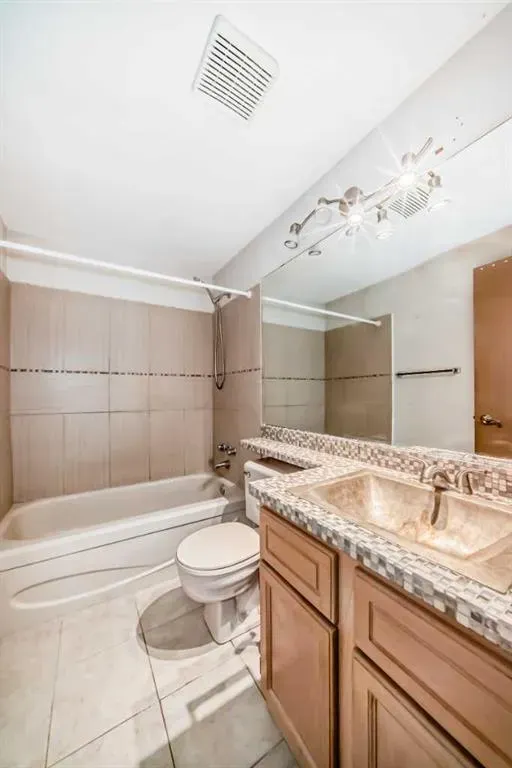 135 Canterbury Court SW