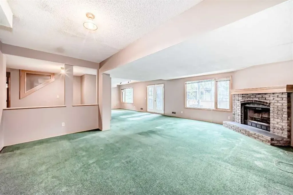 135 Canterbury Court SW