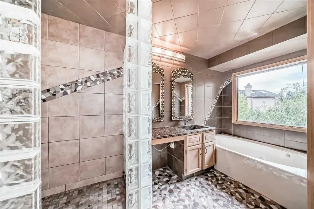 135 Canterbury Court SW