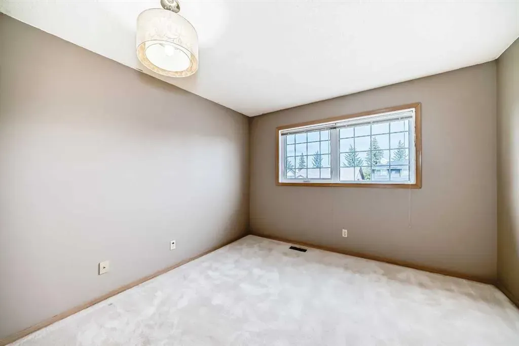 135 Canterbury Court SW