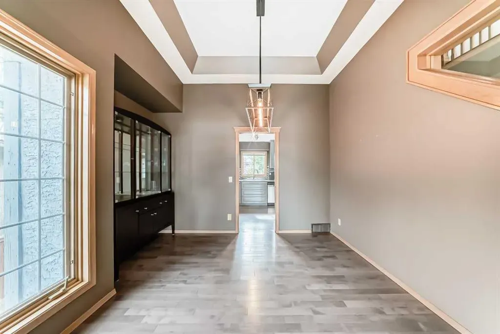 135 Canterbury Court SW