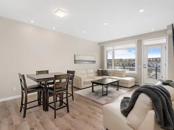 214 Sherwood Square NW, #414