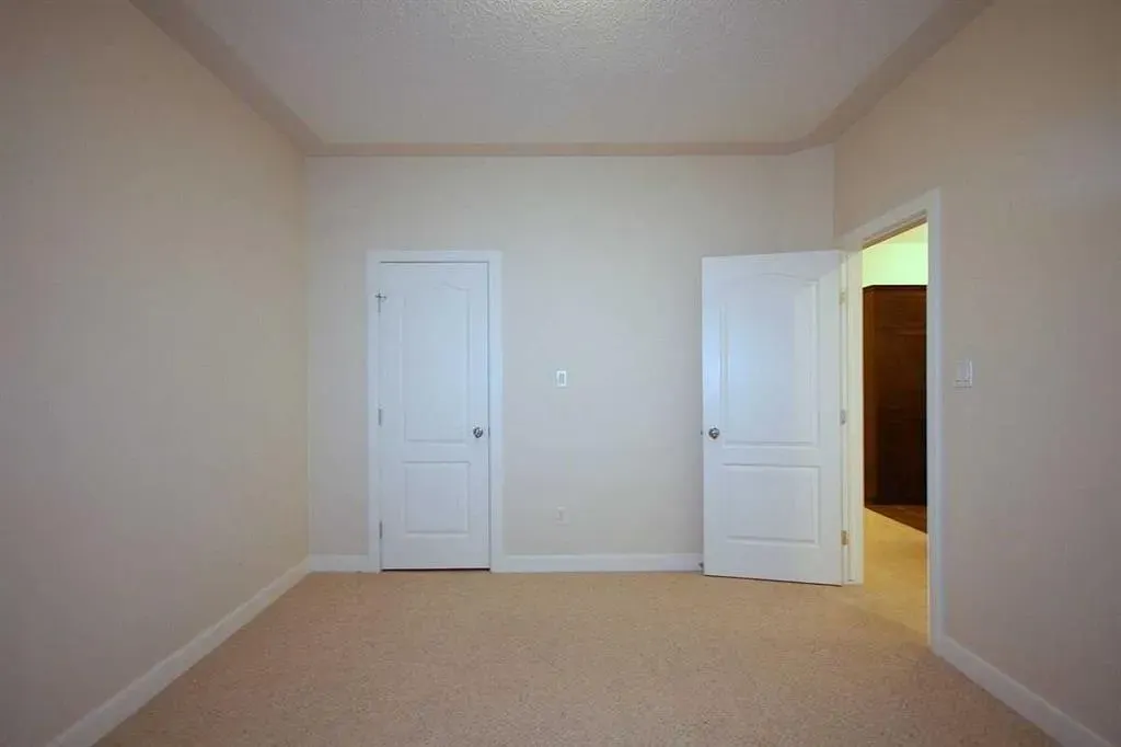 30 Discovery Ridge Close SW, #518