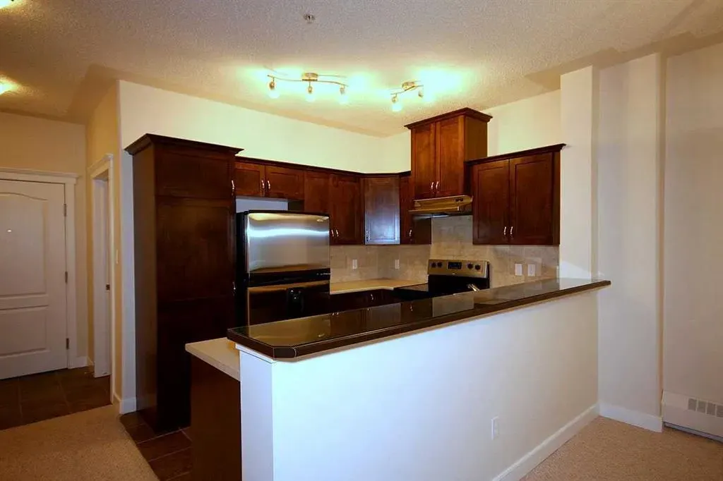 30 Discovery Ridge Close SW, #518