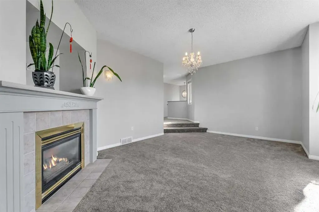 22 Cimarron Crescent