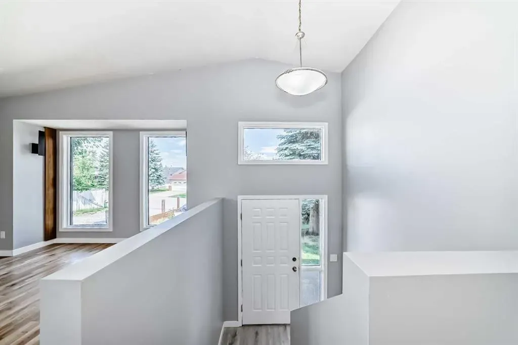 77 Shawfield Way SW