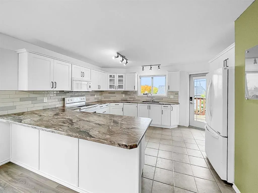 12117 Crystal Lake Drive