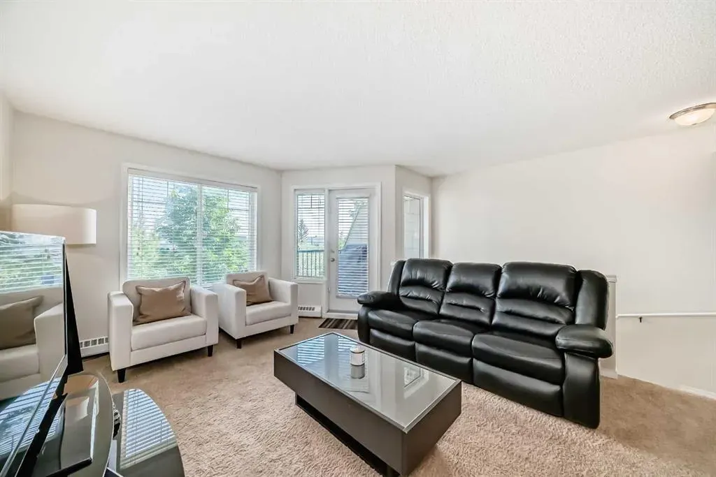 21 McKenzie Towne Gate SE, ##12