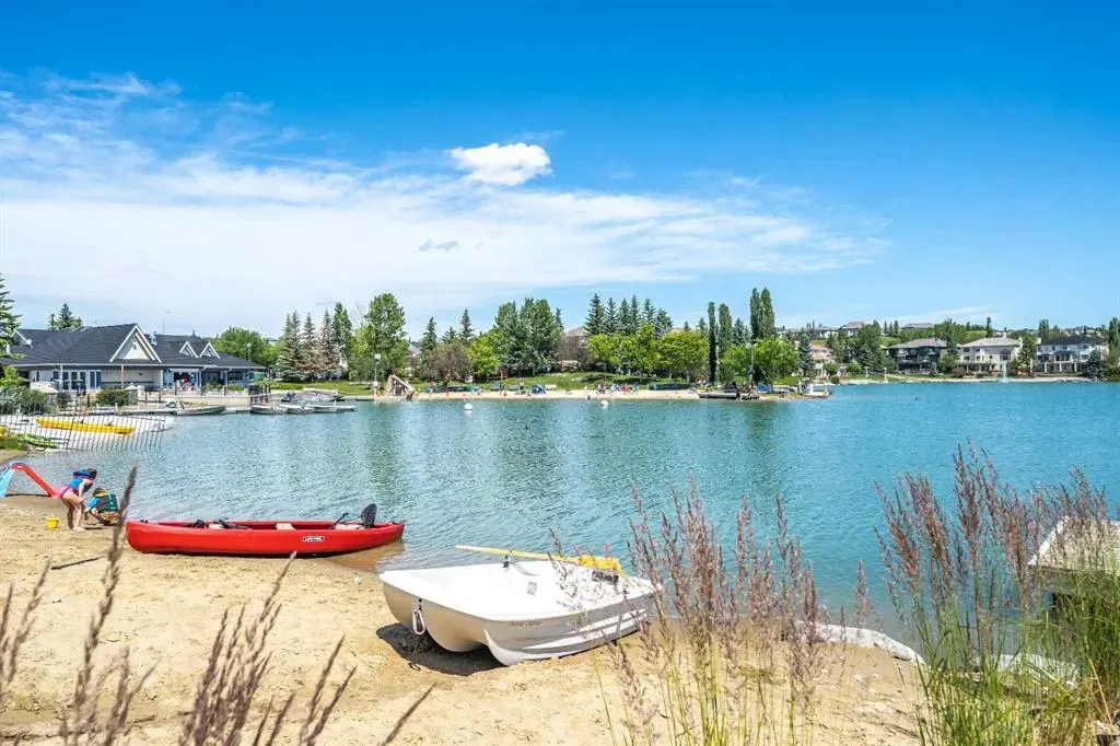 147 Arbour Lake Court NW