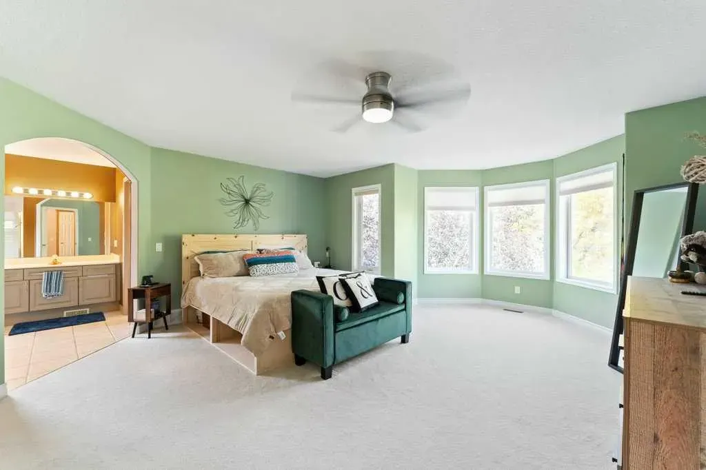 10 Grande Point Estates
