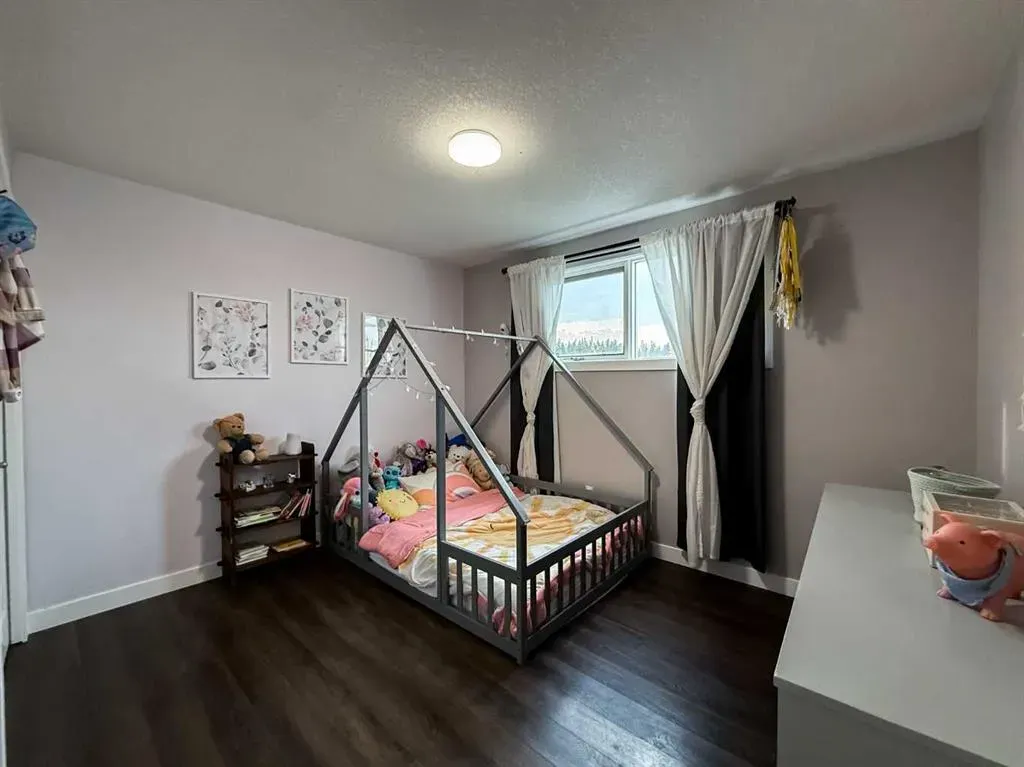 127 Sitar Crescent