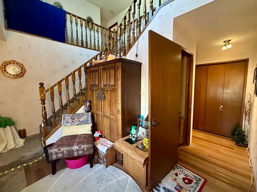 26 Tudor Court S