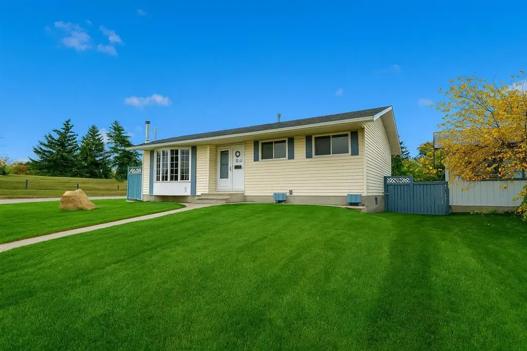 24 Rundleson Way NE