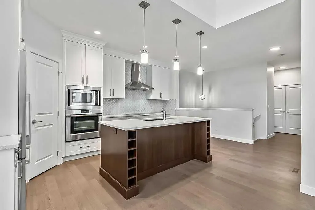 54 Drake Landing Square