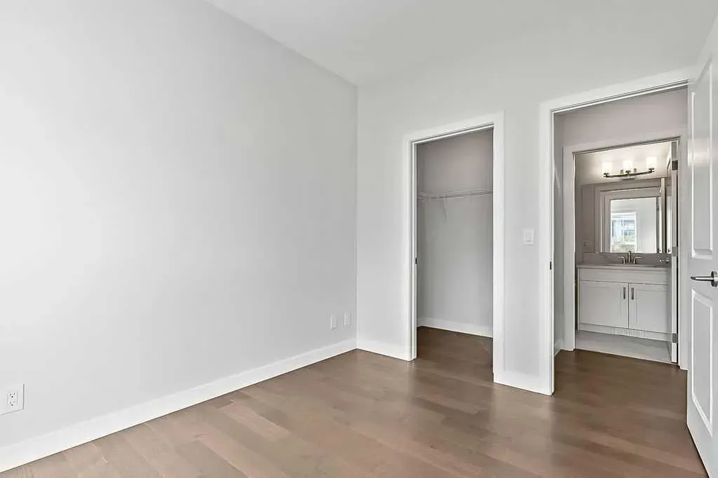 54 Drake Landing Square