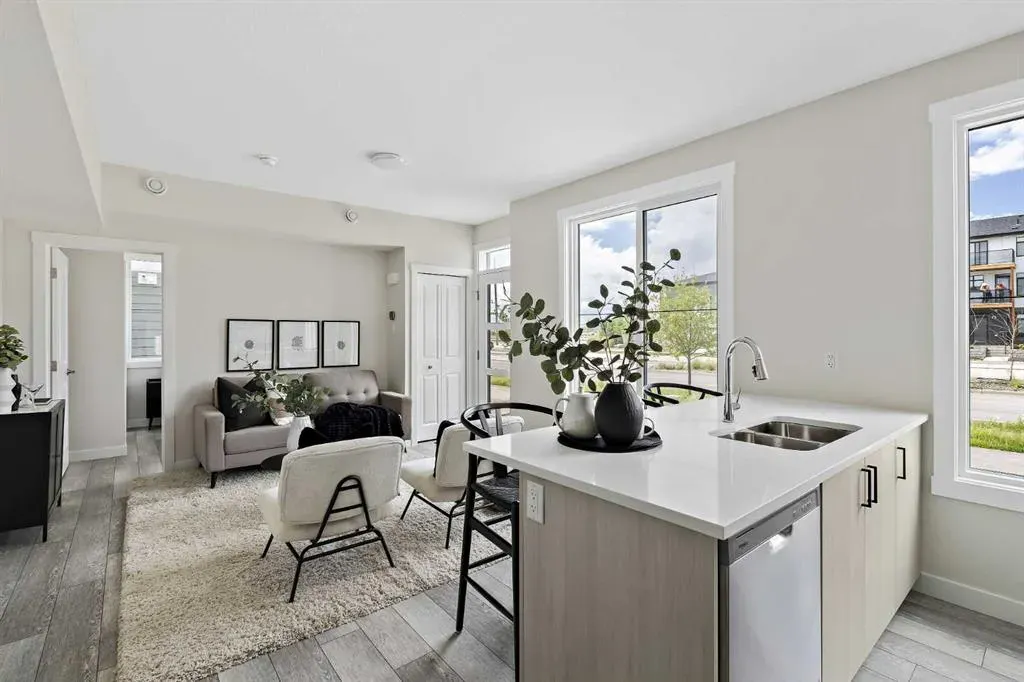 60 Howse Lane NE, #905