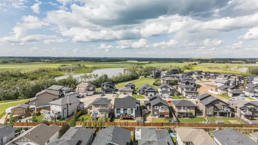 37 Arrowwood Close
