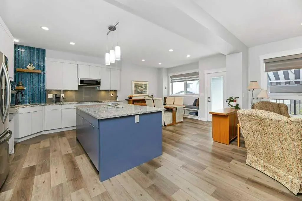 15 Eaton Crescent