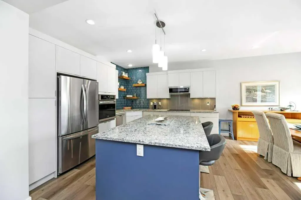 15 Eaton Crescent