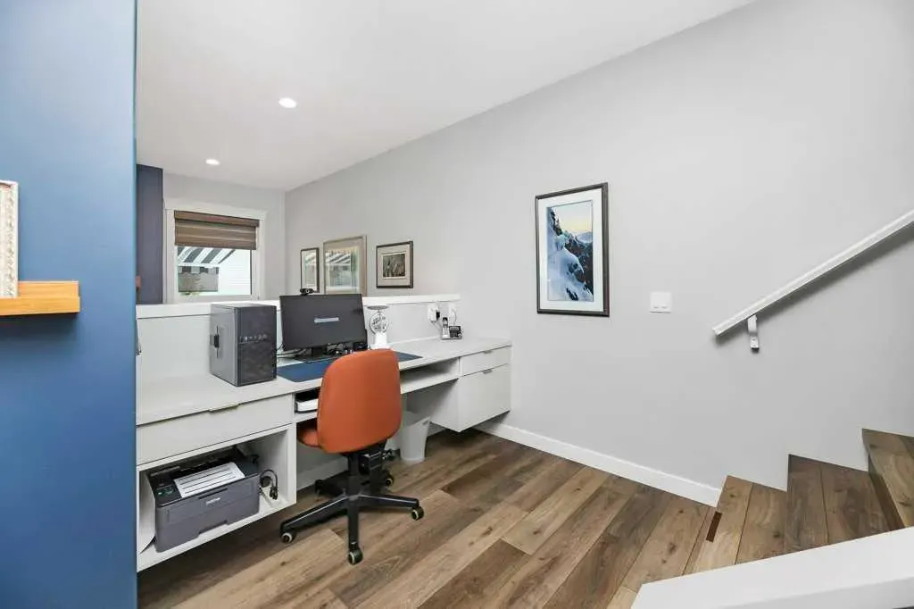 15 Eaton Crescent
