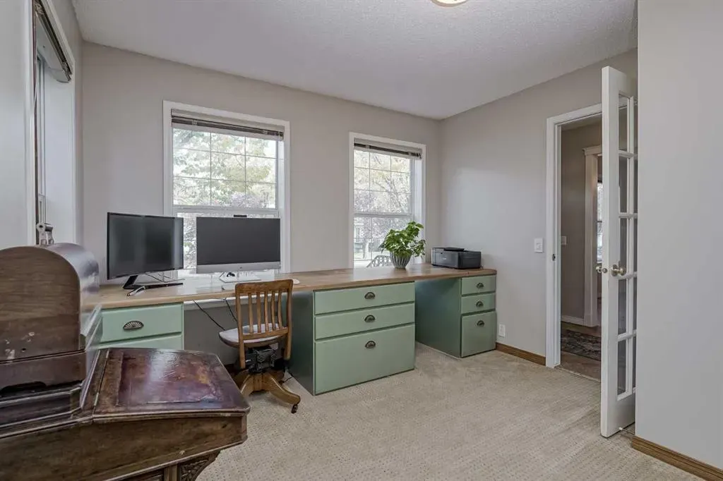 19 Inverness Boulevard SE