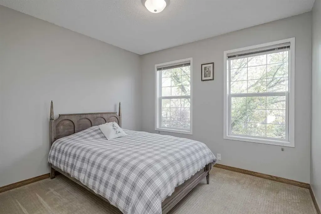 19 Inverness Boulevard SE