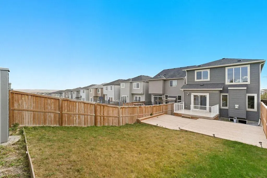 240 Nolanhurst Crescent NW