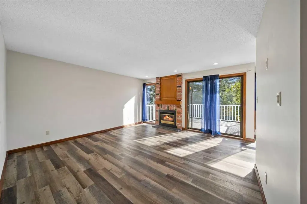 36 Strathlorne Crescent SW
