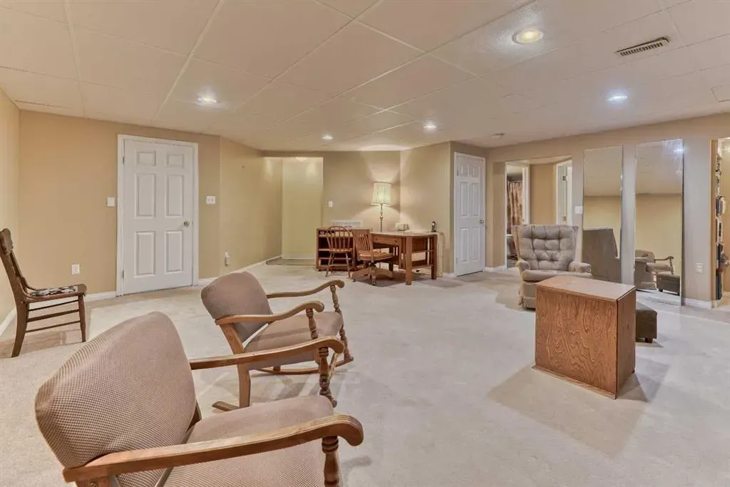 7 Scotia Landing NW