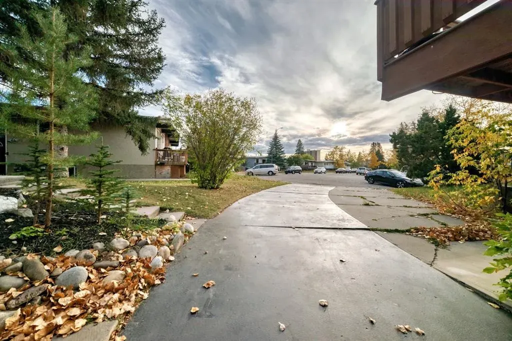 26 Dalgetty Place NW