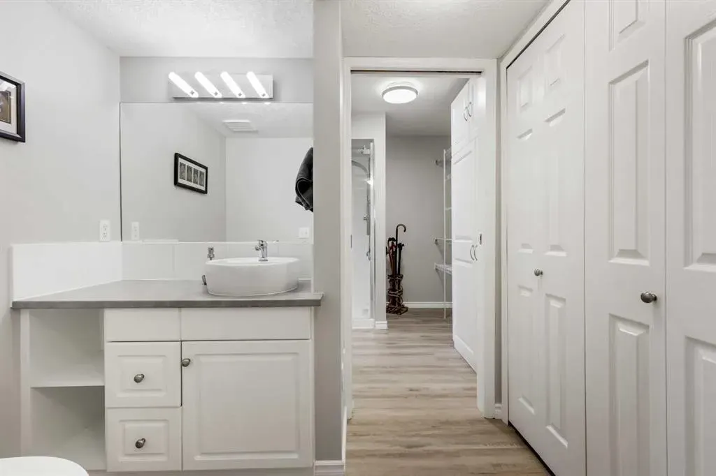 7239 Sierra Morena Boulevard SW, #404