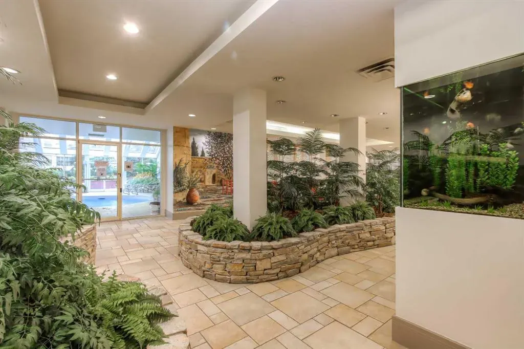 4603 Varsity Drive NW, #804