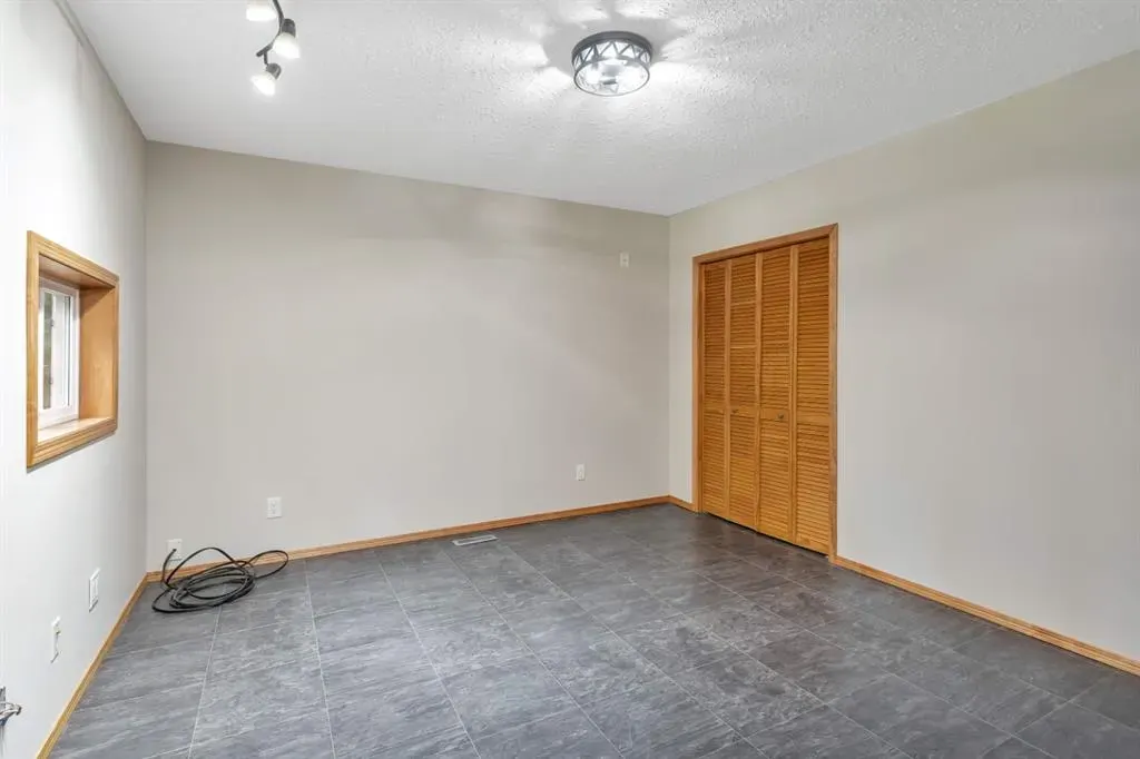 390055 Range Road 7-0