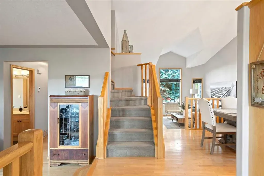 416 Meadowbrook Bay SE