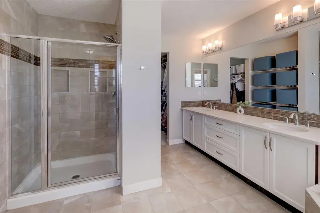 213 Kingsmere Cove SE
