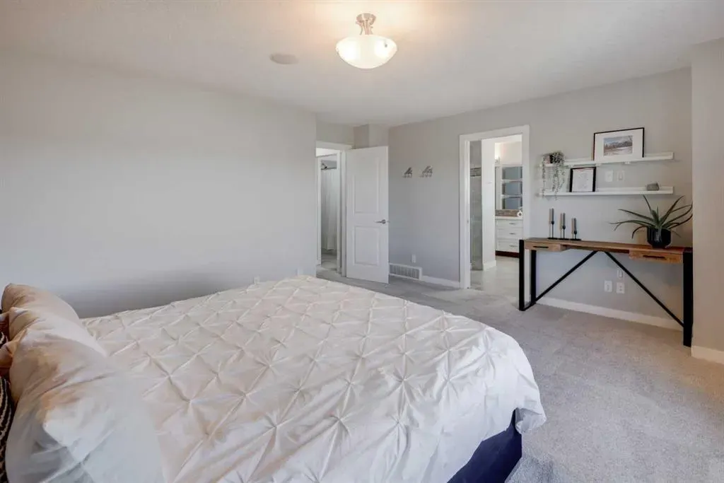 213 Kingsmere Cove SE