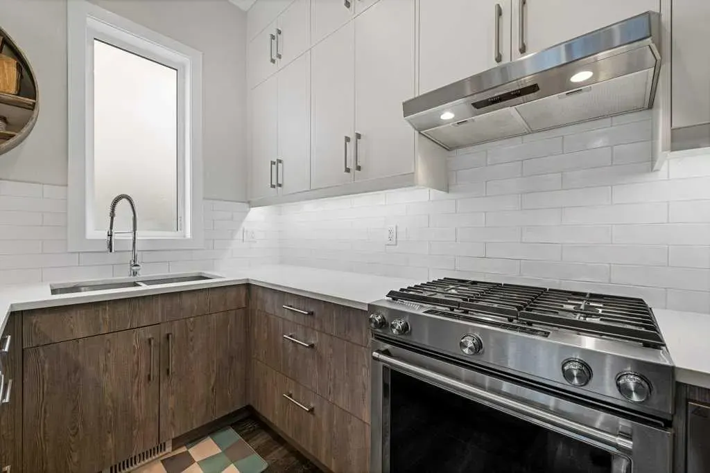 713 5 Street NE, #2
