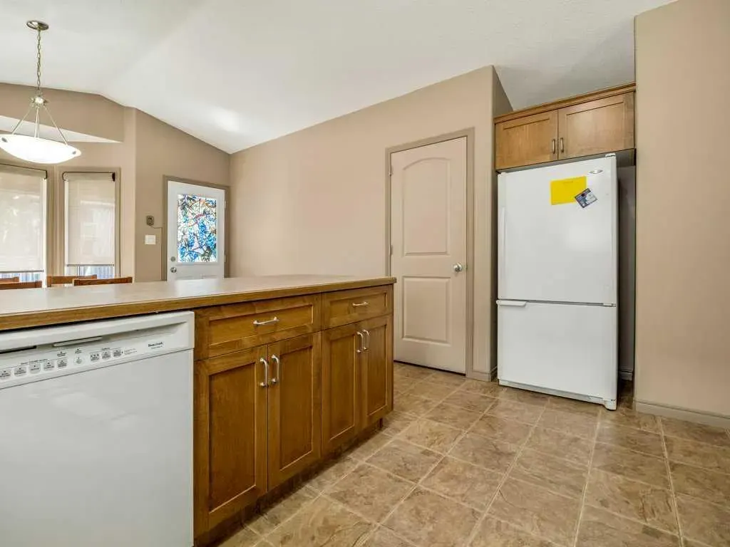 48 Aberdeen Road W