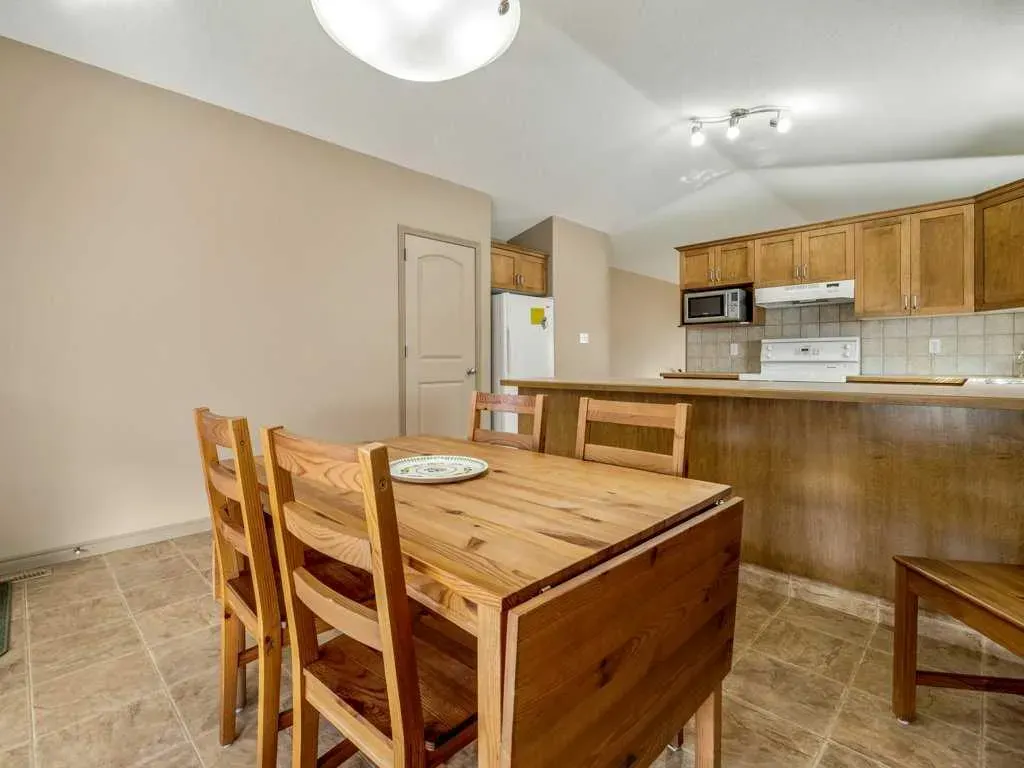 48 Aberdeen Road W