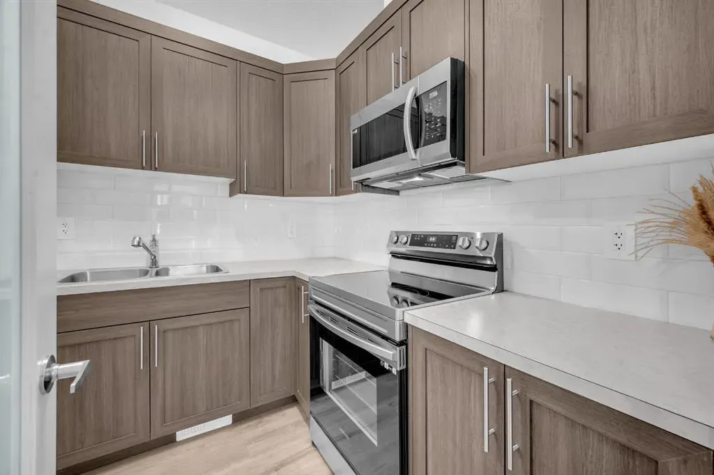 151 Carringham Way NW