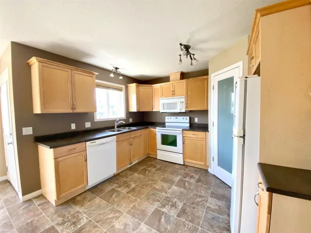 4010 47 Street, #9