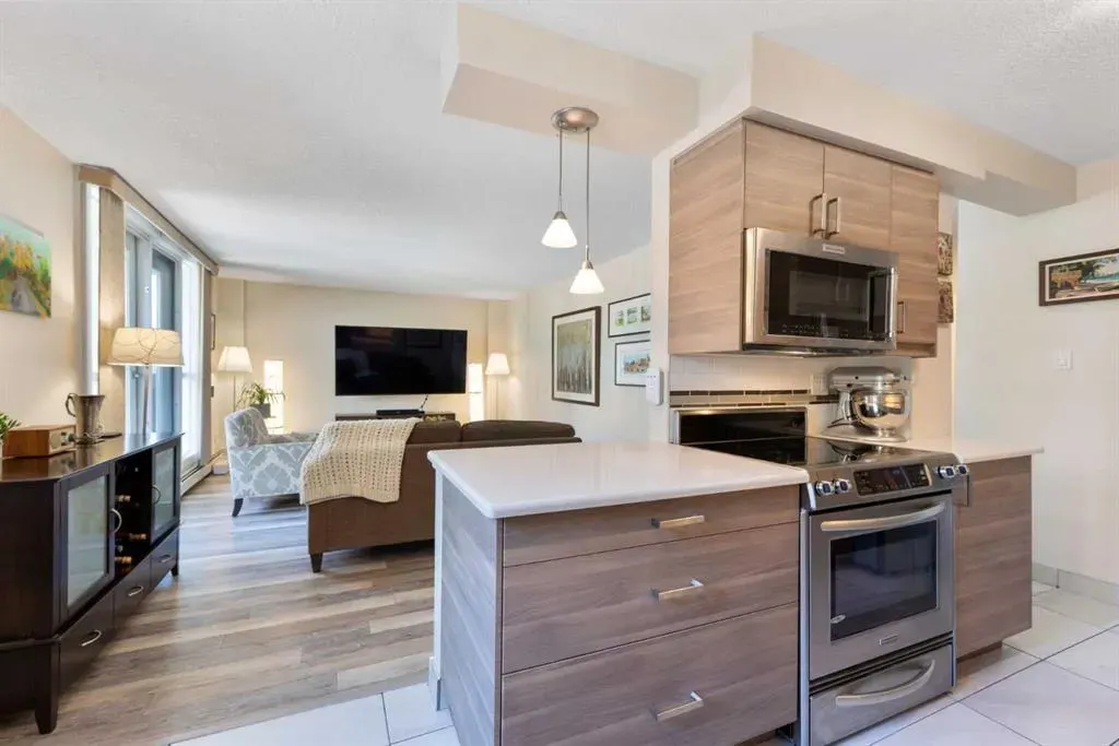 605 14 Avenue SW, #305