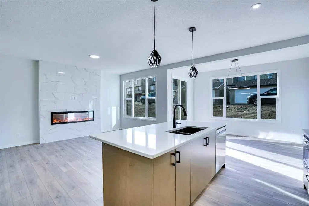 312 Edith Place NW
