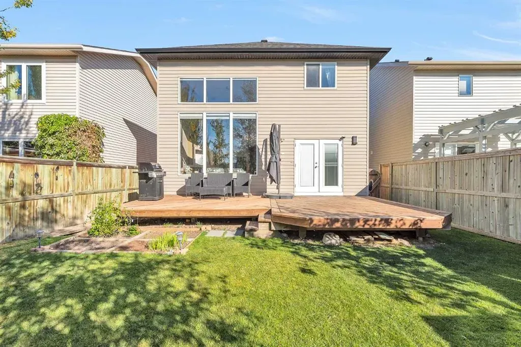 138 Panamount Gardens NW