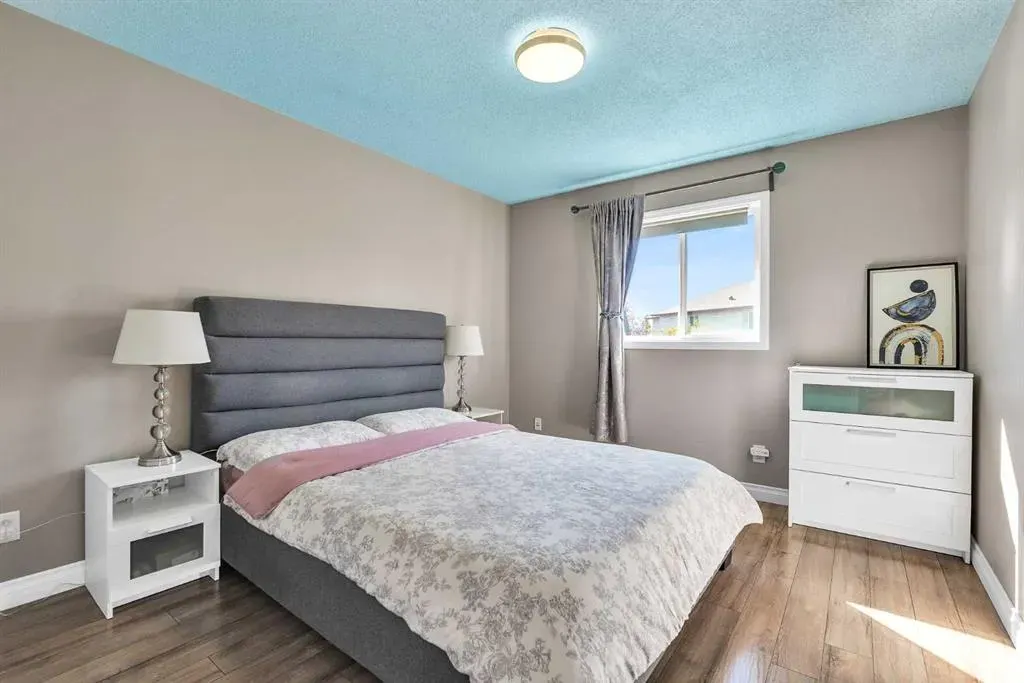 138 Panamount Gardens NW