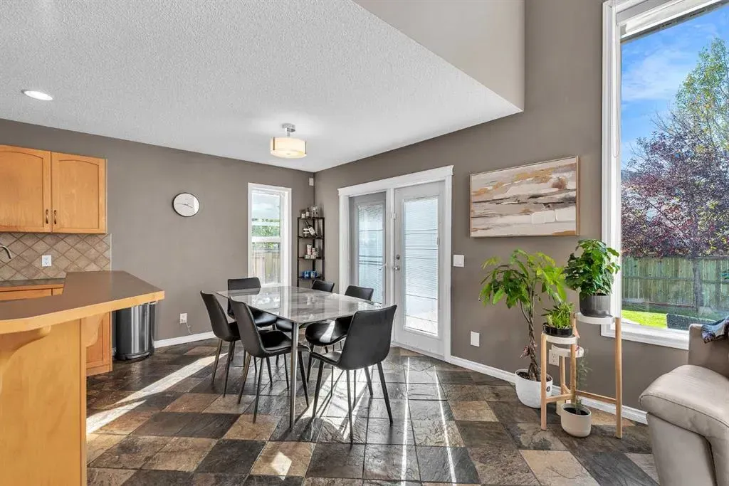 138 Panamount Gardens NW