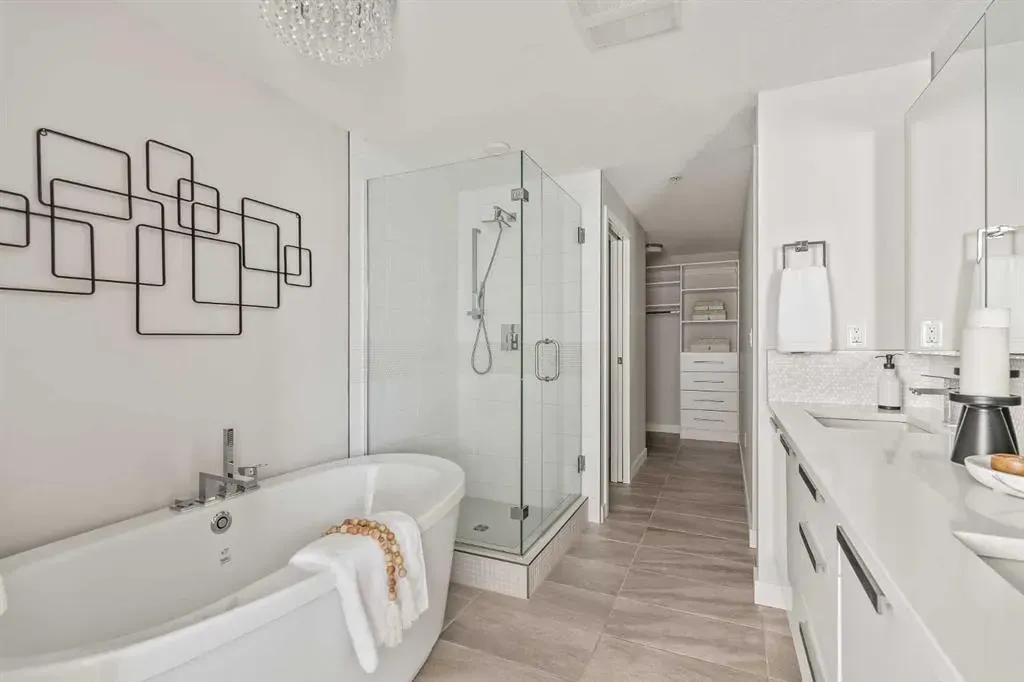 1234 5 Avenue NW, #1404