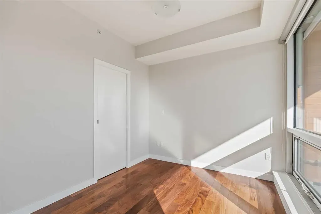 1234 5 Avenue NW, #1404